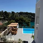 D & A Land Luxury House *