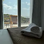D & A Land Luxury House *
