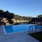 D & A Land Luxury House *