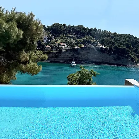 D & A Land Luxury House Apartmán *