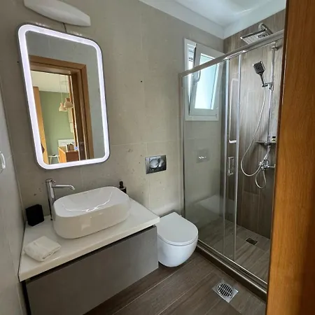 D & A Land Luxury House