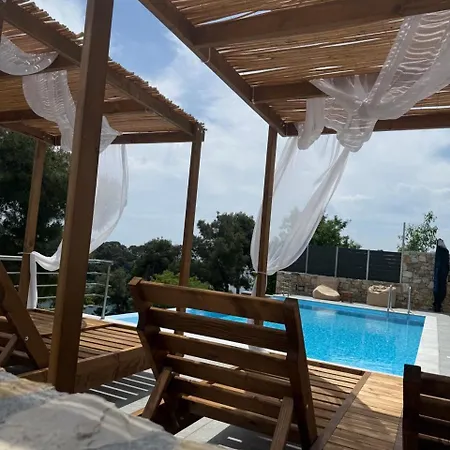 D & A Land Luxury House *