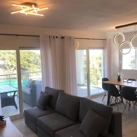 D & A Land Luxury House Apartmán *