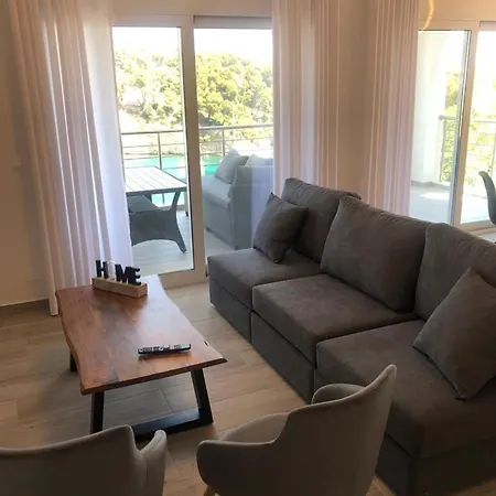 D & A Land Luxury House